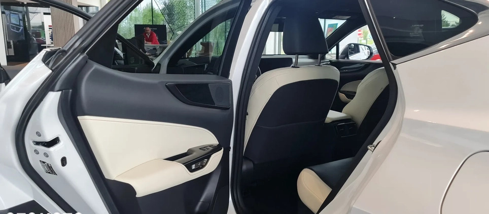 Lexus NX cena 268400 przebieg: 10, rok produkcji 2024 z Krośniewice małe 79